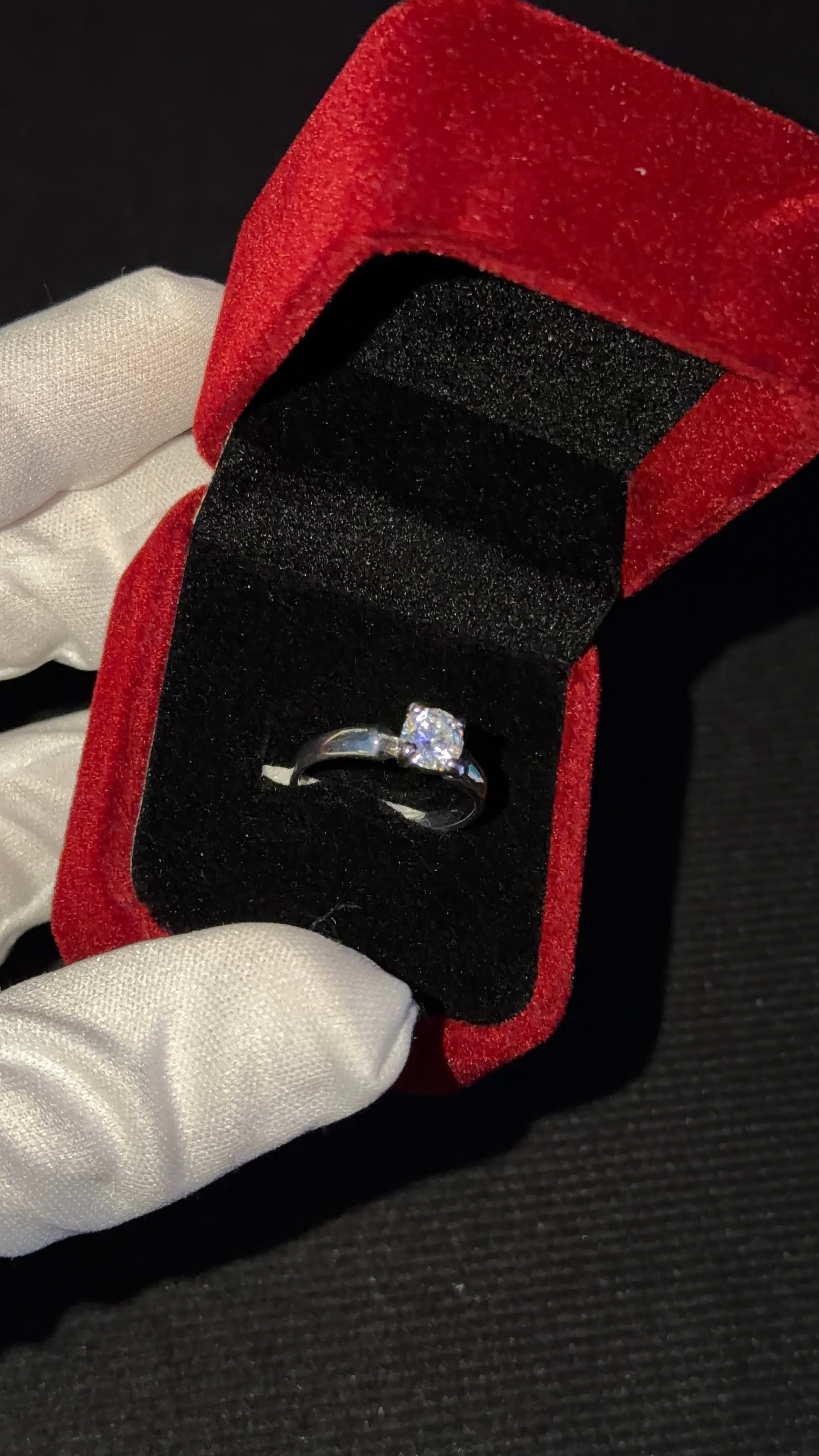 CALIENNA Classic Solitaire Silver Ring