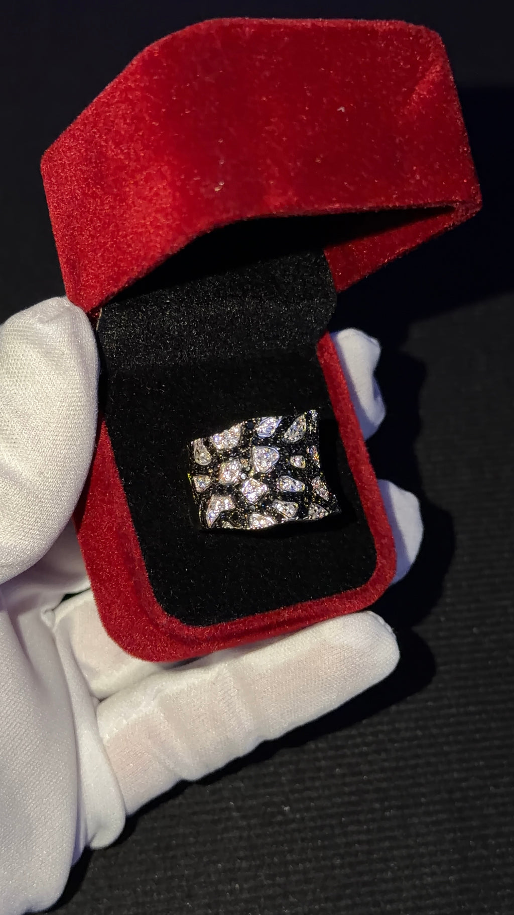 CALIENNA Luxury Silver Crystal Ring