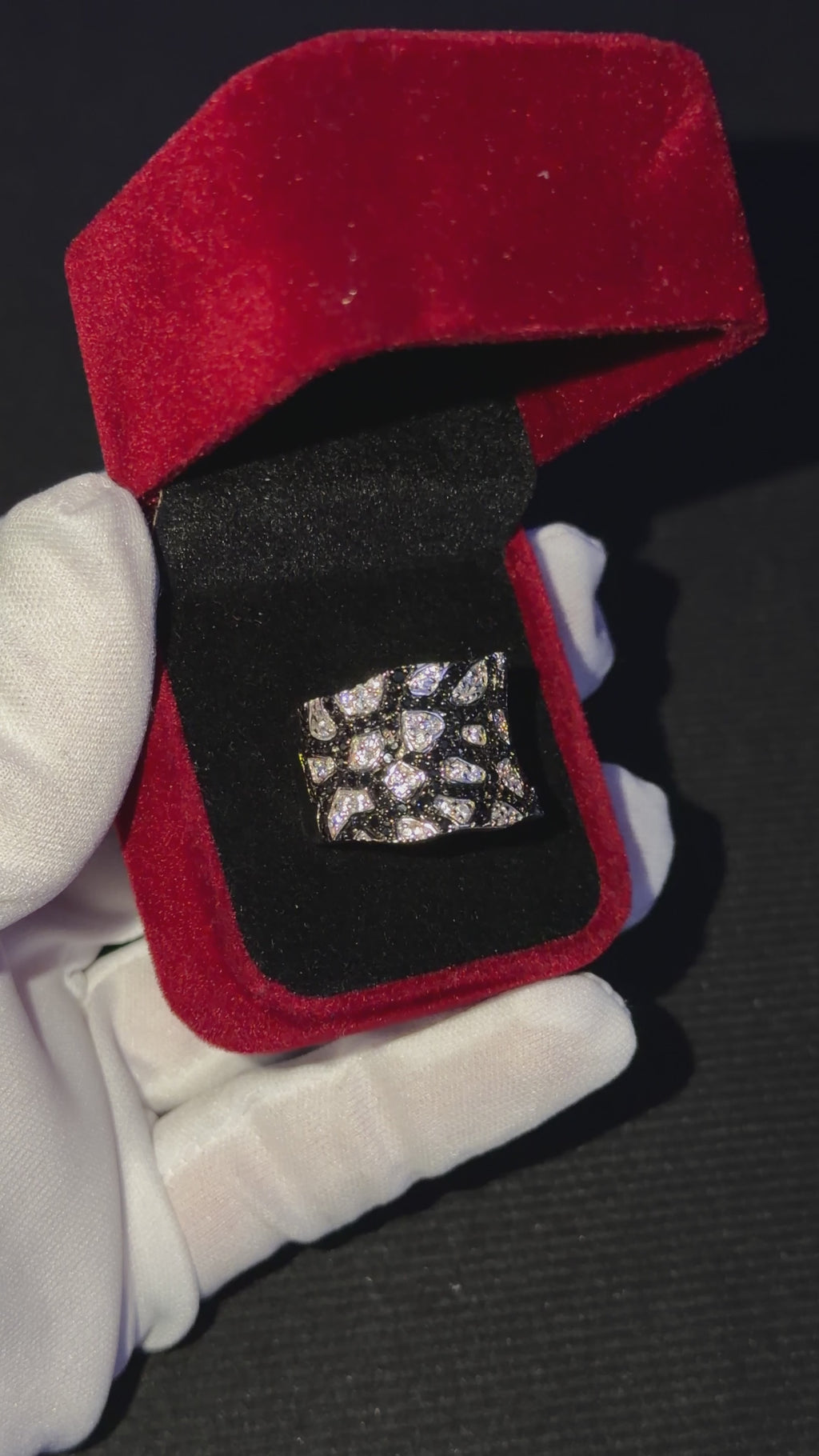 CALIENNA Luxury Silver Crystal Ring